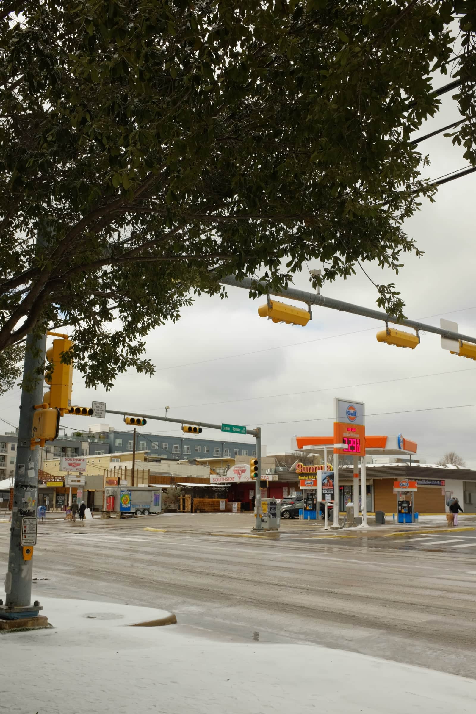 snowing in austin