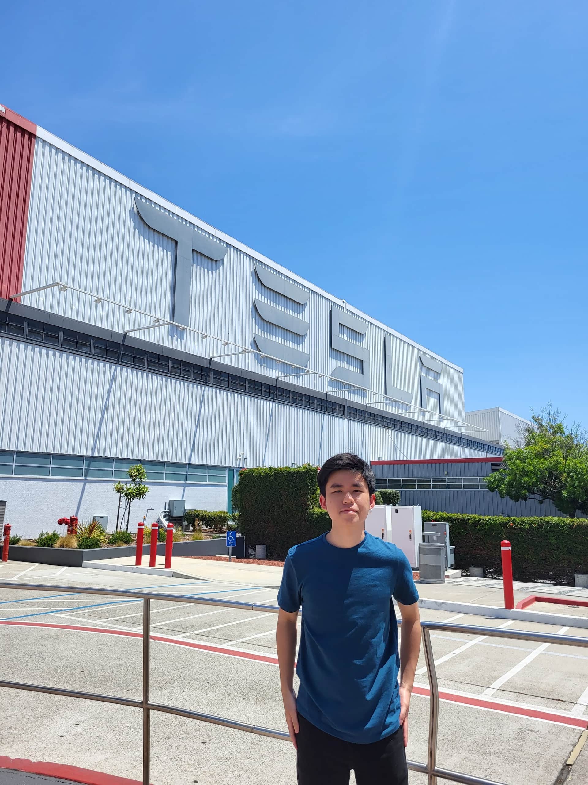 tesla2022.jpg